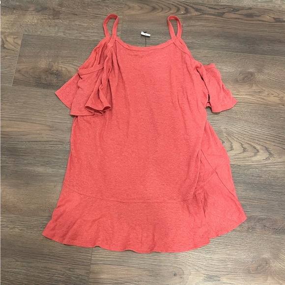 Express NWT coral off the shoulder top - Picture 3 of 6
